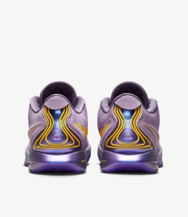 Nike LeBron 21 Violet